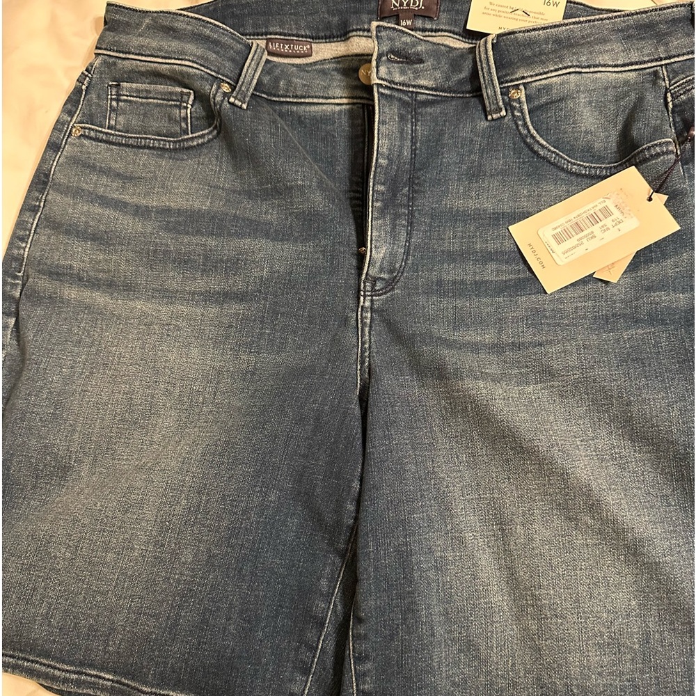 NYDJ plus denim shorts 16W NWT